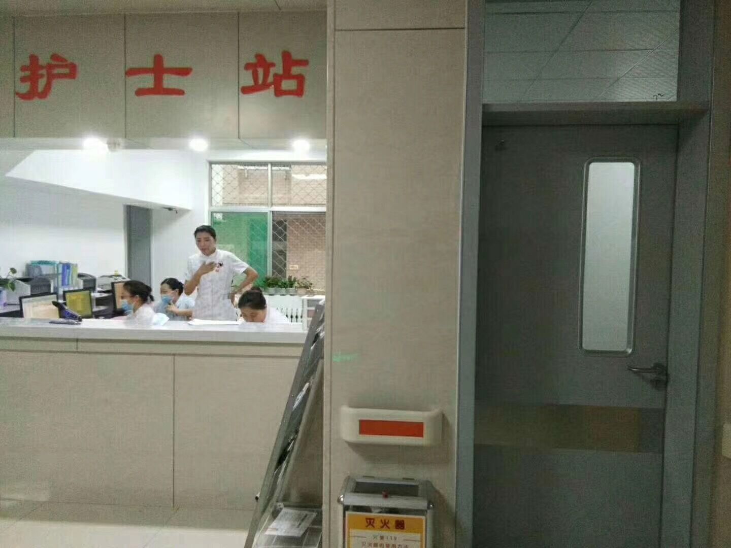 醫(yī)院門